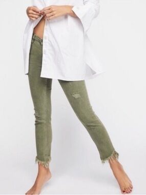 Free People Great Heights Olive Green Frayed-Hem Cropped Jeans Sz. 27
